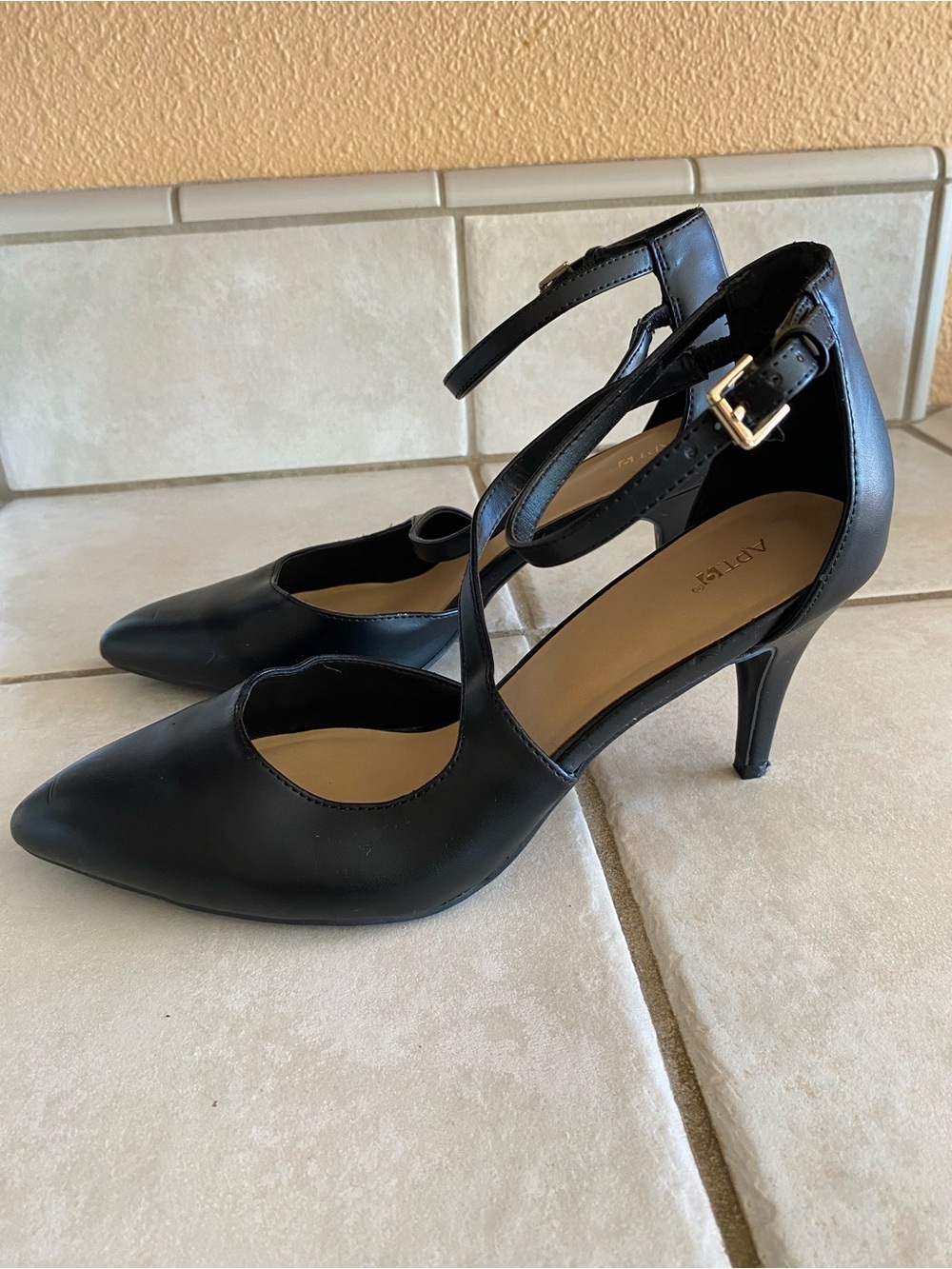 Apt. 9 Black Pointed-Toe Ankle-Strap Heels